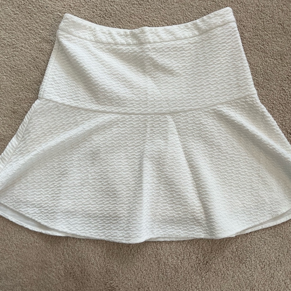 LIKE NEW Loft Skater style cream textured skirt size small